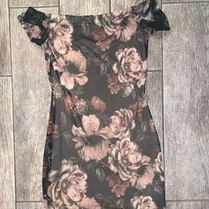Windsor floral form fitting dress
